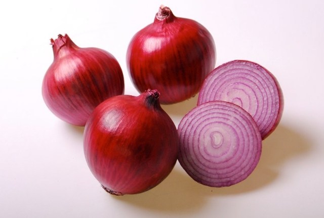  Surprising Beauty and Health Benefits of Raw Onion.